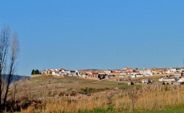 Miles de gallinas mueren en Albacete por maniobras de aviones militares