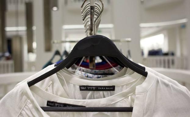 El mercado castiga la desaceleración de Inditex con una caída de casi el 5%