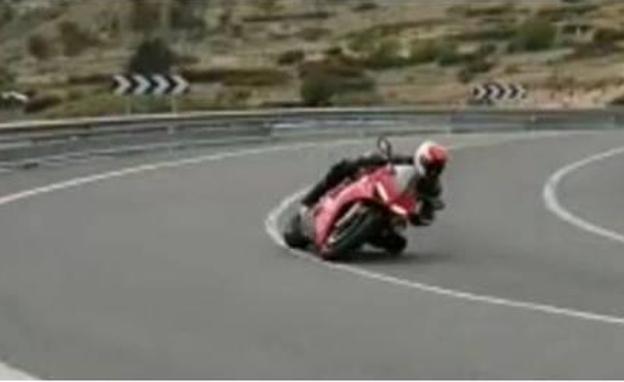 La Guardia Civil investiga a este motorista por una carrera ilegal en el puerto de la Carrasqueta