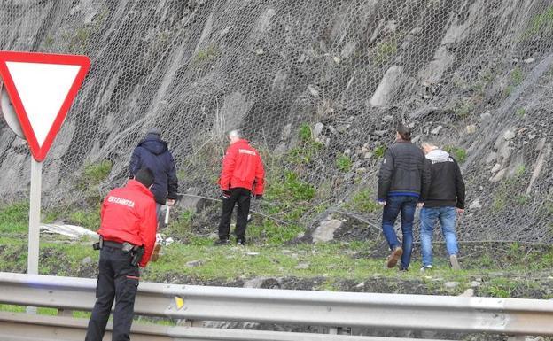 Hallan el cadáver de una menor de 14 años en una rotonda de Vizcaya