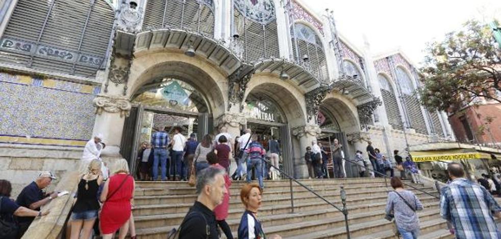 El Mercado Central carga contra el Consistorio por los cierres del tráfico previstos para Navidad