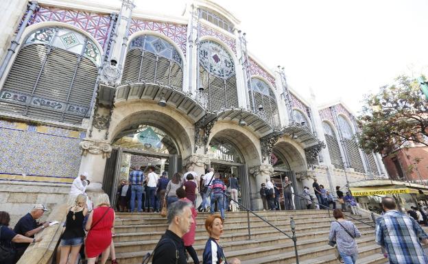 El Mercado Central carga contra el Consistorio por los cierres del tráfico previstos para Navidad