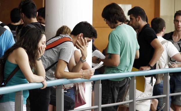 La Generalitat aprueba 5.671 plazas de profesores no universitarios