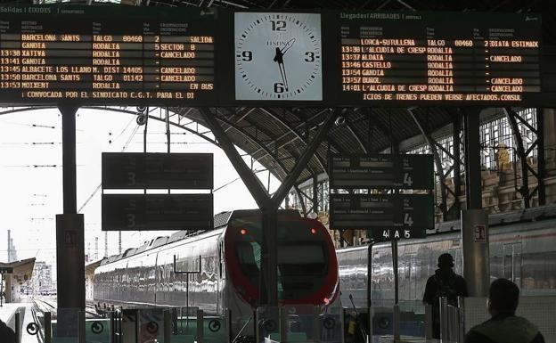 La jornada de huelga en Renfe transcurre sin incidentes