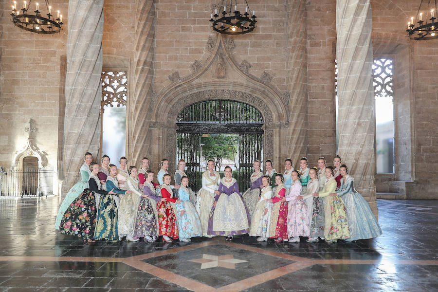 La felicitación navideña de las falleras mayores de Valencia 2019