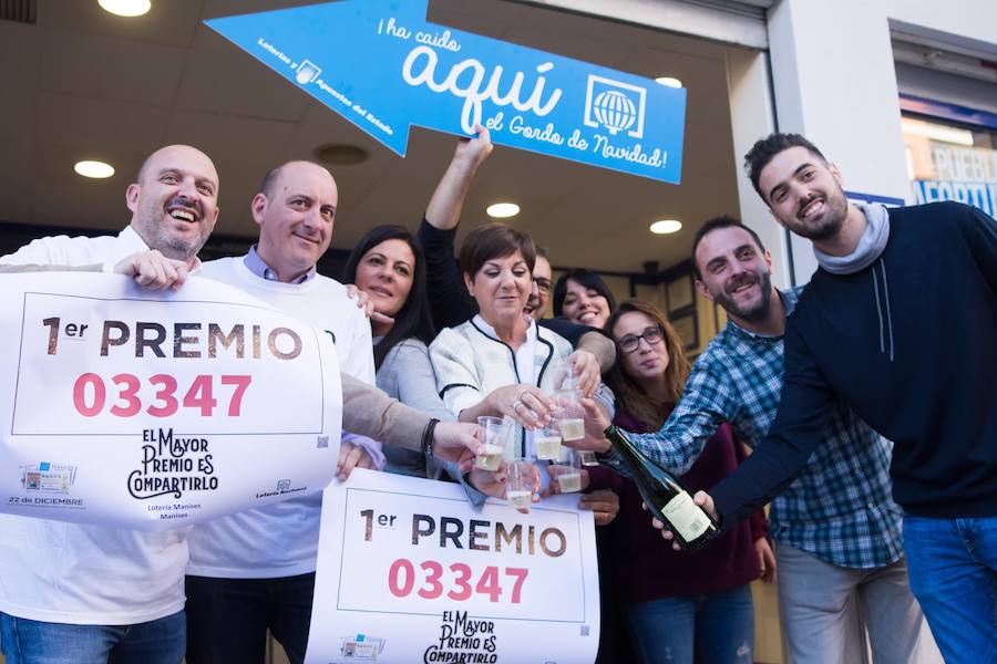 Fotos de las celebraciones en la Comunitat Valenciana de los premios del Sorteo de la Lotería de Navidad 2018