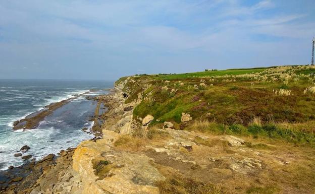 Hallan el cuerpo de una mujer desaparecida en Cantabria en una zona de acantilados