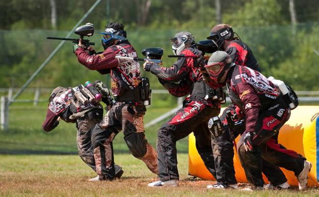 Juegos en grupo con adrenalina para no parar en Navidad