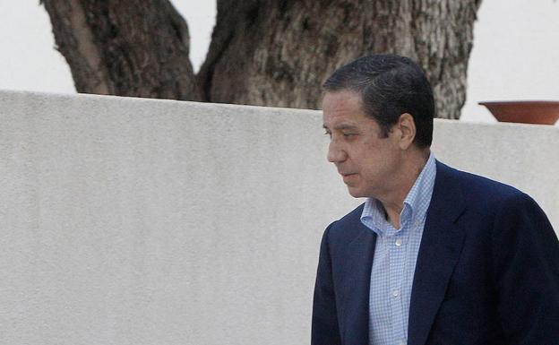 Zaplana sigue ingresado en La Fe a la espera de nuevas pruebas médicas hoy