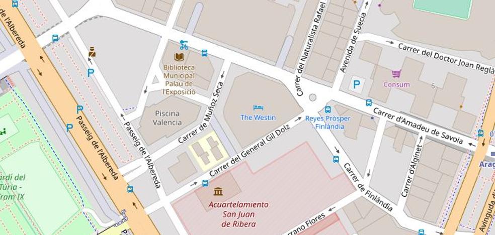 Una mujer, herida tras chocar dos coches en Valencia