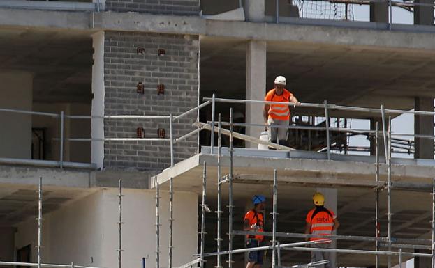 Los pisos vacíos desde la crisis en Valencia entorpecen la recuperación de la construcción