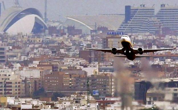 21 vuelos económicos para viajar desde Valencia antes de Fallas