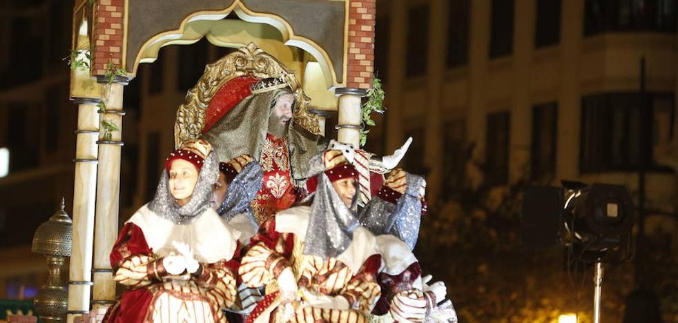 La Cabalgata de Reyes de Valencia amplía personajes e incluye nuevas carrozas