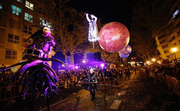 Herido tras ser atropellado por una carroza en la Cabalgata de Reyes de Valencia