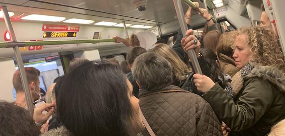 Colapso en el metro de Valencia por el primer día de huelga tras Navidad
