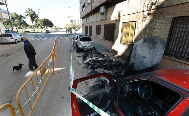 ¿Qué hacer si queman tu coche en la calle?