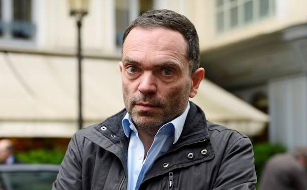 El escritor Yann Moix crea polémica en Francia al afirmar que las mujeres de más de 50 son demasiado mayores para ser amadas