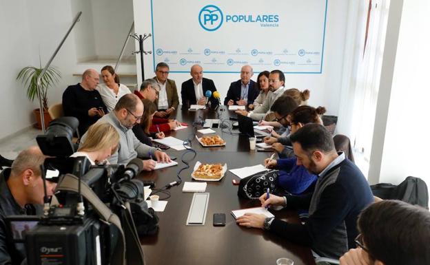 El PP del Ayuntamiento se pone a disposición de Català para la campaña electoral