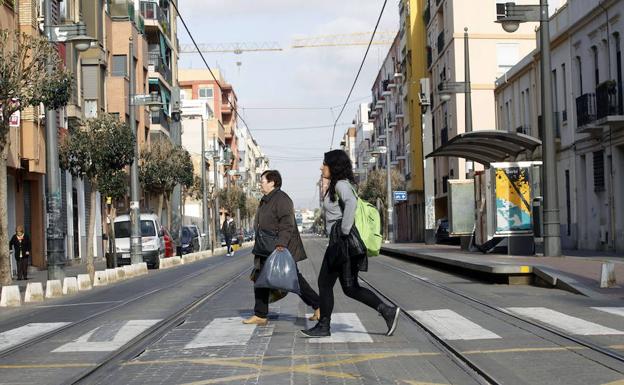 Bajan las ventas de comerciantes de Benicalap desde que se inauguró el carril bici de la Avenida Burjassot