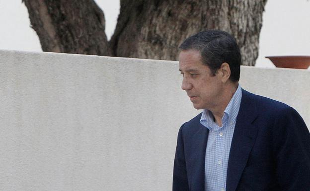 Zaplana mejora y gana peso tras un mes ingresado en La Fe