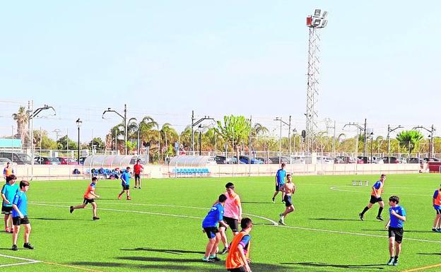 Rocafort proyecta una escuela de fútbol municipal