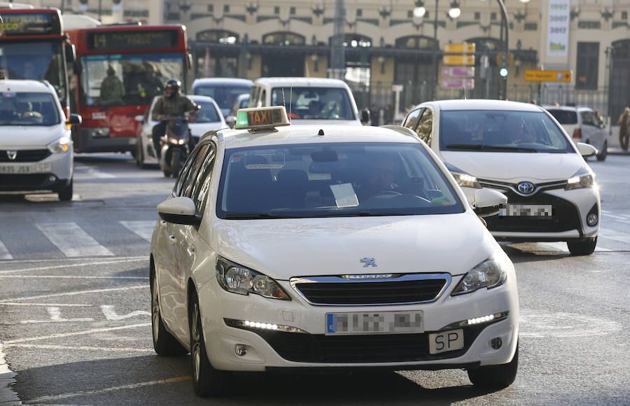 La presión de los taxistas crece en Valencia