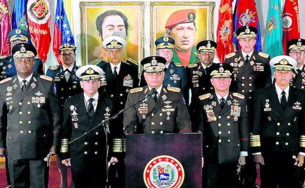 Maduro se aferra al Ejército