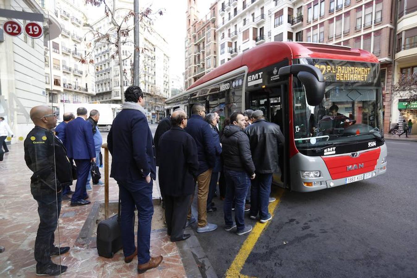 Colapso en Valencia por los paros de EMT y Metrovalencia