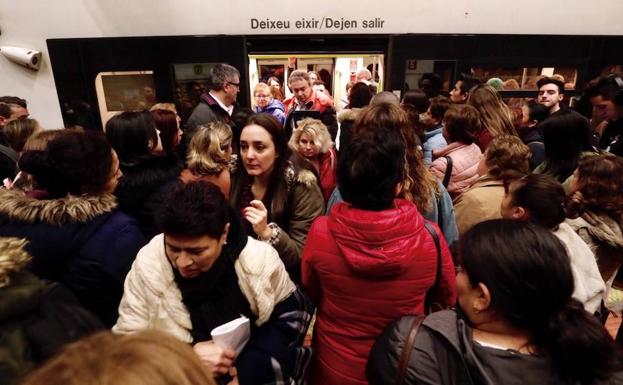 Colapso por los paros de EMT y Metrovalencia