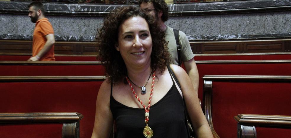 La edil Fábregas dice ignorar el coste del viaje a Palestina con cuatro acompañantes