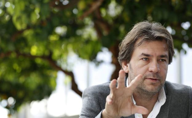 Daniel Abad: «Cultivo el silencio, me ayuda a escucharme a mí mismo»