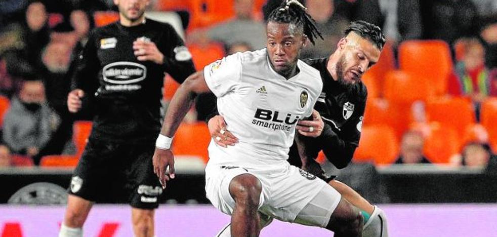 El Valencia CF rescinde a Batshuayi en hora límite