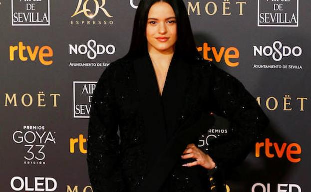 Rosalía viste del alicantino Juan Vidal para los Goya 2019