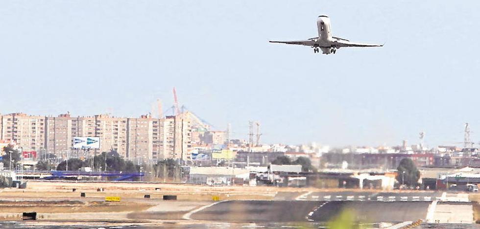 El viento obliga a desviar tres aviones que iban a aterrizar en Manises