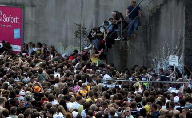 La Fiscalía archiva el juicio por la tragedia en el festival de música Loveparade donde murieron dos españolas