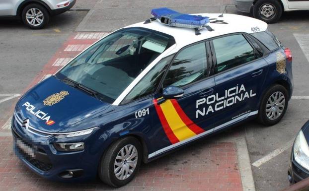 Detenido por quemar 11 coches, ocho contenedores y las puertas de varios vecinos en Patraix