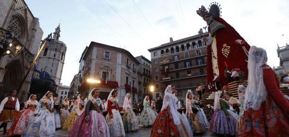 Ofrenda: las 12 normas obligatorias que impone la JCF para desfilar en las Fallas 2019