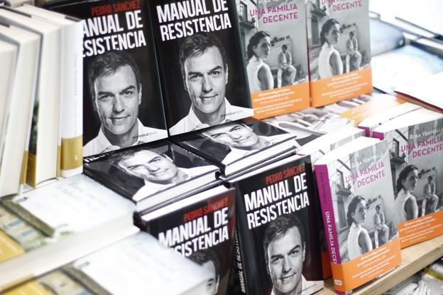 El libro de Pedro Sánchez: cariño para Ábalos, silencio para Puig