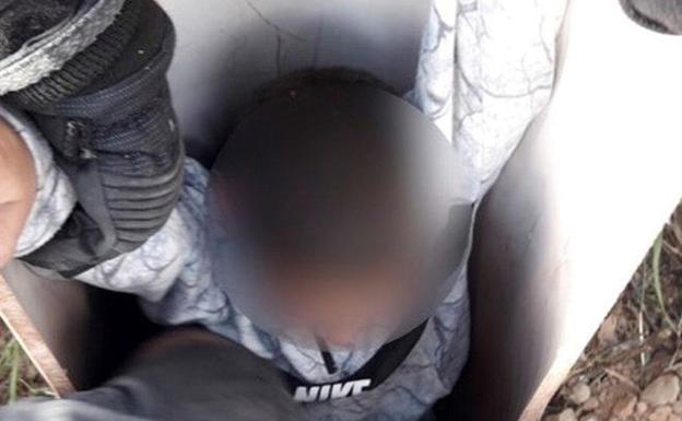 Un niño cae a un tubo de alcantarillado en Cartagena