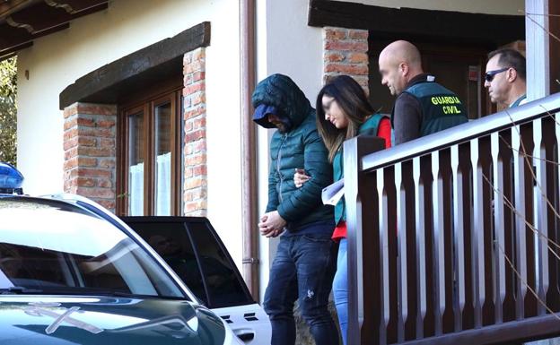 La Guardia Civil da por cerrada la investigación del crimen de Ardines tras el registro de la casa del principal sospechoso