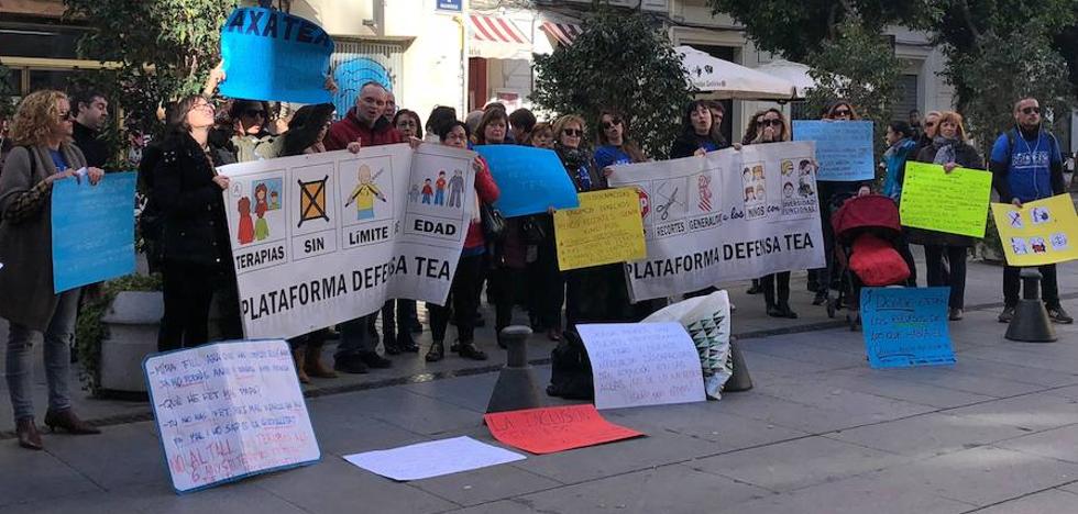 Los familiares de niños con autismo piden más recursos