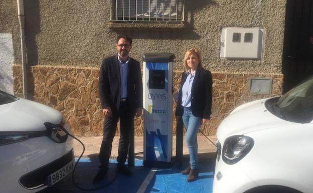 Serra instala el primer punto de recarga eléctrica de vehículos en la Sierra Calderona