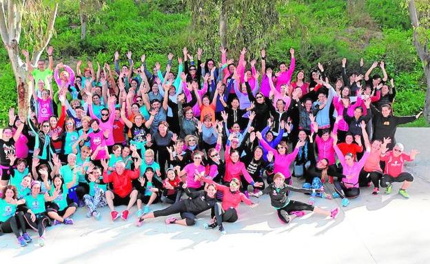 Solidaridad femenina, sonrisas y actividad física