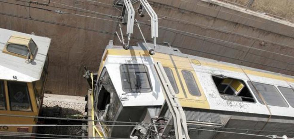 La jueza abre juicio oral a ocho ex altos cargos de FGV por el accidente de metro
