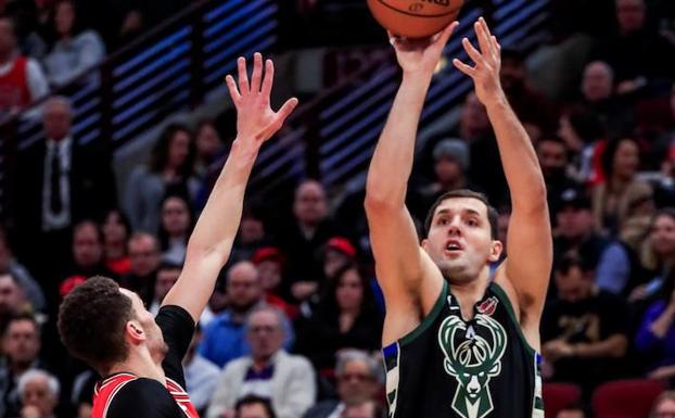 Mirotic ayuda a racha ganadora de Bucks; Pau y Willy no tienen minutos