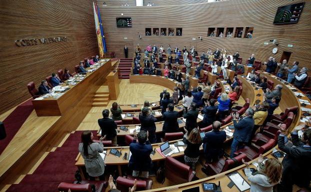 Les Corts ratifican la reforma del Estatuto con la abstención de Ciudadanos