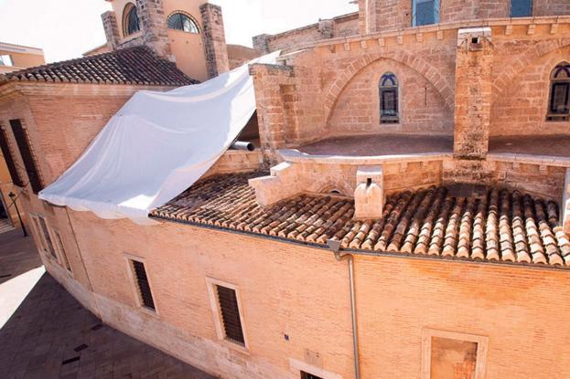 Los derribos en la catedral desatan la tensión entre el Arzobispado y Cultura