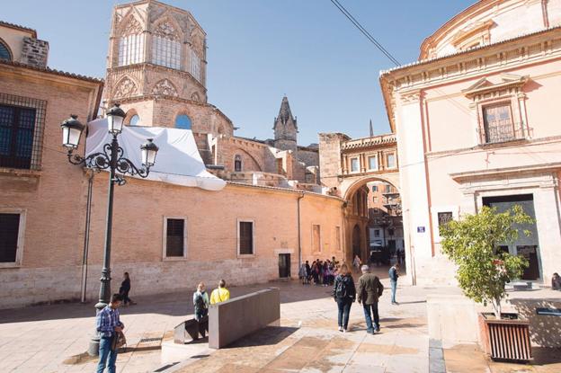 La catedral presenta otros dos estudios favorables al derribo del muro