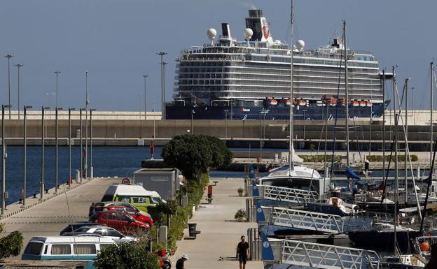 Evacúan a un pasajero de un crucero alemán que viajaba a Valencia