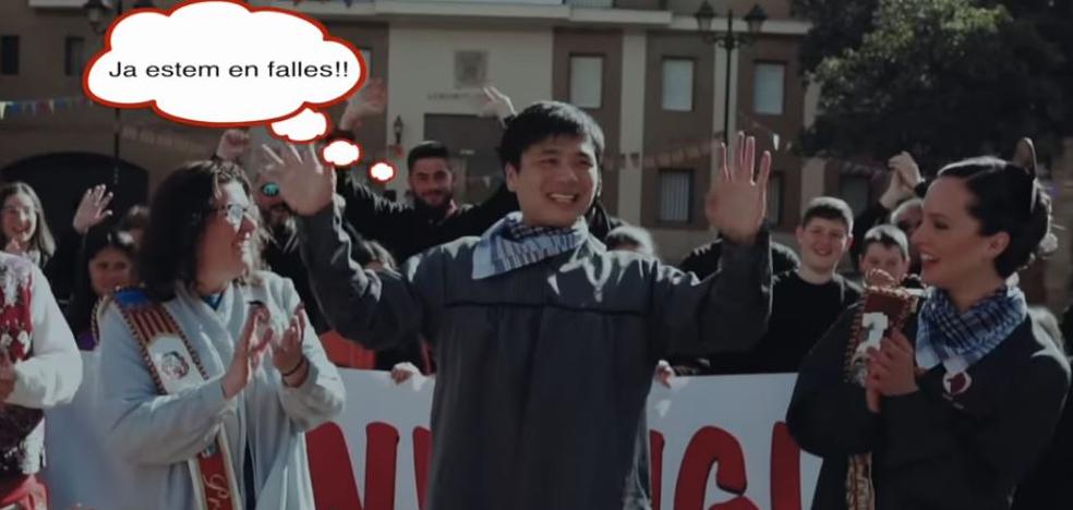 Un chino, protagonista de la canción oficial de las Fallas 2019: «No sigues ninot»
